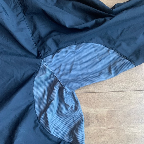 Reebok Lightweight Breathable Zip Jacket - Picture 3 of 4